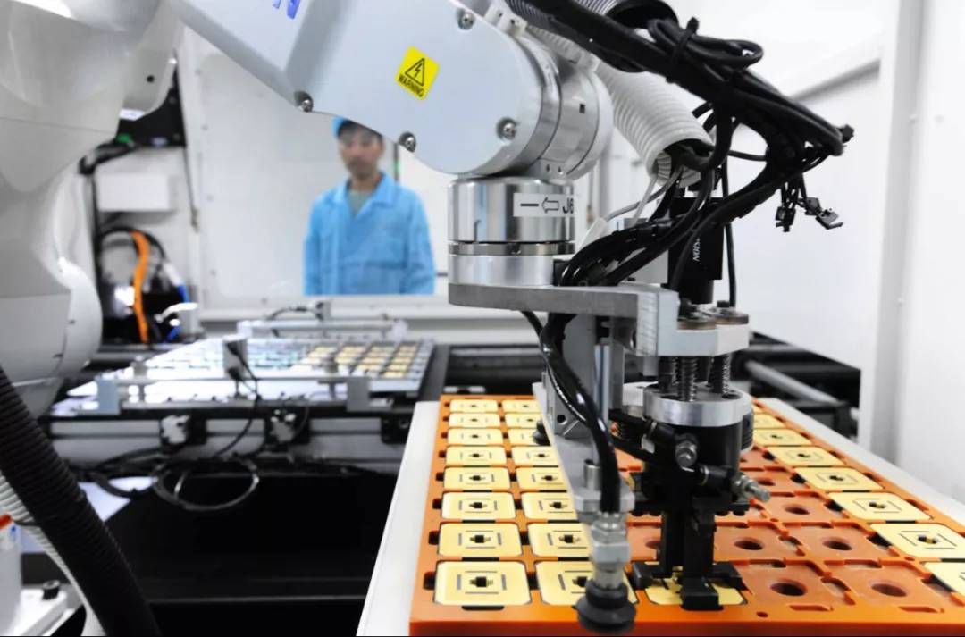 剛需還是噱頭?揭秘國(guó)內(nèi)首條5G智能生產(chǎn)線